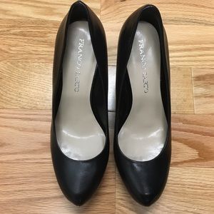 Black leather pump